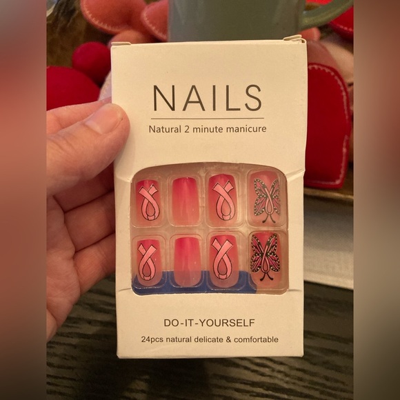 24 pcs glossy short square press on nails- pink Cancer ribbons 🎀 - Picture 5 of 5